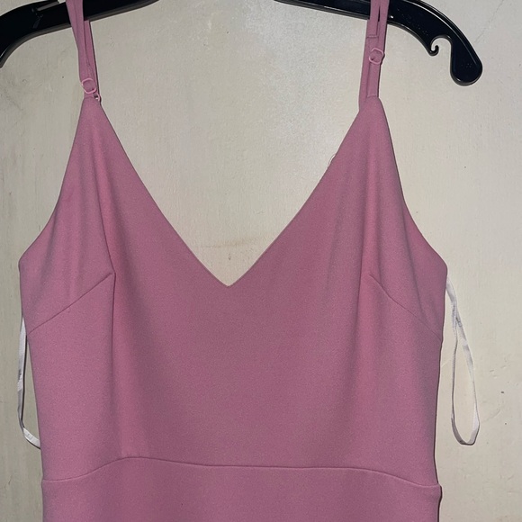 Long light pink gown. Zips from the back with adjustable straps. - Picture 3 of 7